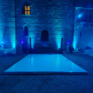 PEDANA DANCE FLOOR  AL MQ - con allestimento tecnico